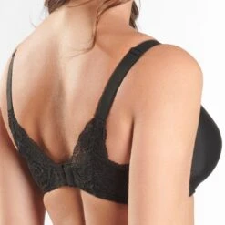Aubade Soutien-gorge Emboitant Confort Noir -Lemon Curve Soldes Magasin soutien gorge emboitant confort noir 837463 4 1200x1200