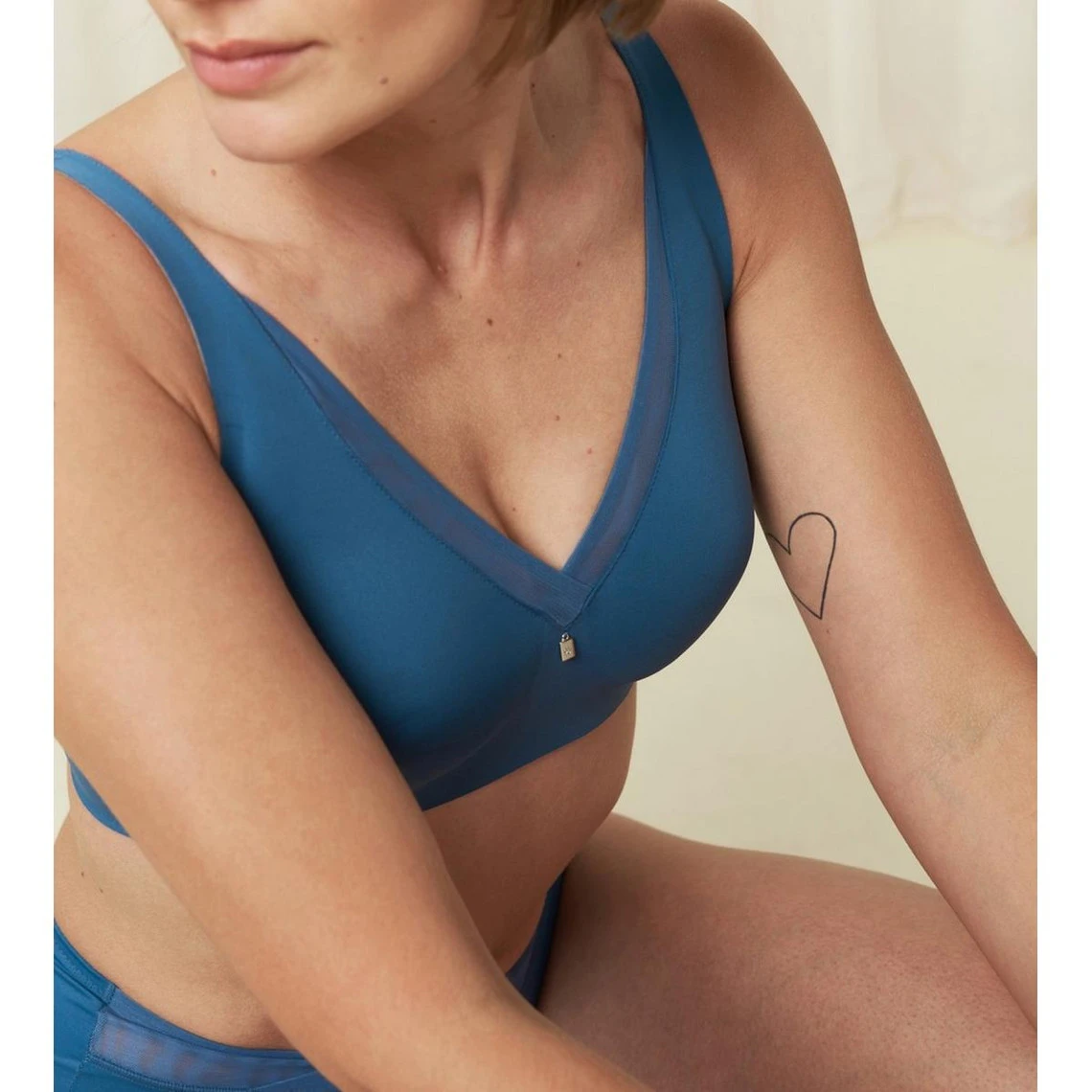 Triumph Soutien-gorge Minimizer Sans Armatures Bleu 3 Triumph Soutien-gorge Minimizer Sans Armatures Bleu – Image 3