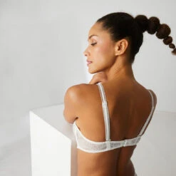 Soutien-gorge Triangle Sans Armatures - Ivoire -Lemon Curve Soldes Magasin soutien gorge triangle sans armatures ivoire 2892302 2 1140x1140