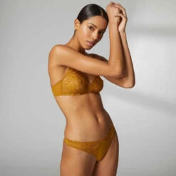 Soutien-gorge Triangle Sans Armatures Jaune 11 Soutien-gorge Triangle Sans Armatures Jaune -Lemon Curve Soldes Magasin soutien gorge triangle sans armatures jaune 3268316 6 1140x1140