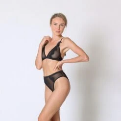 Triangle Bi-maière Dentelle Noir -Lemon Curve Soldes Magasin triangle bi maiere dentelle 2891469 1 1200x1200